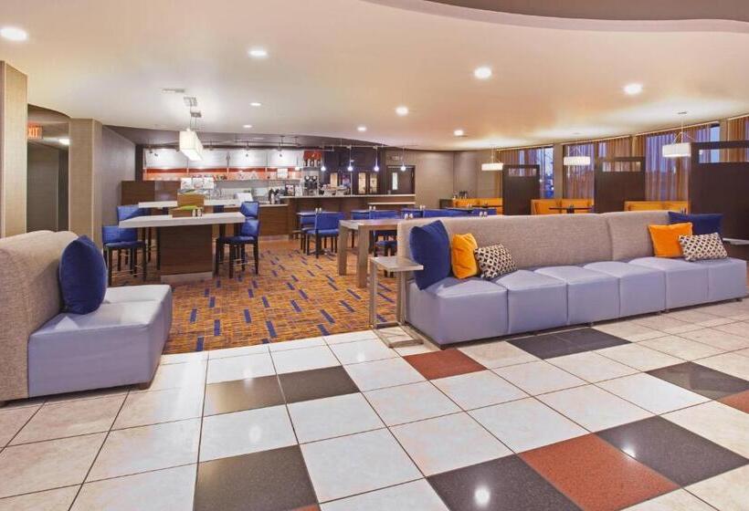 فندق Courtyard Casper