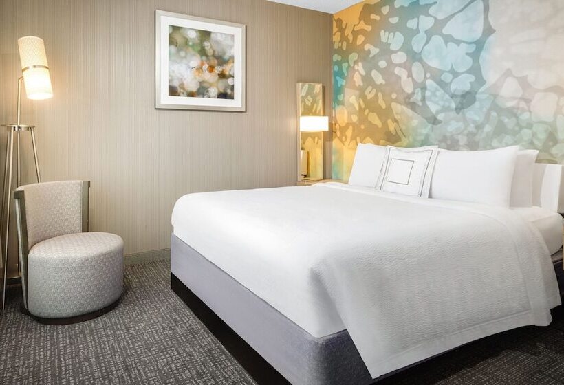 Отель Courtyard El Paso Airport