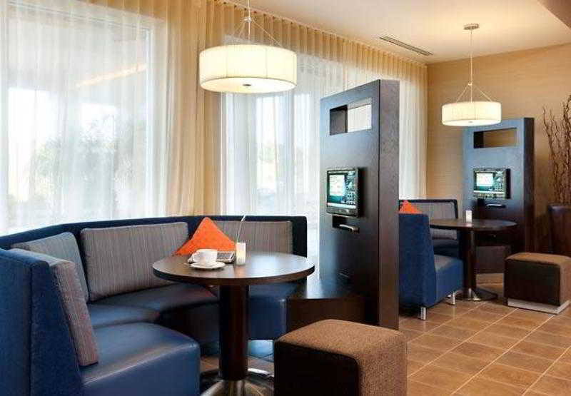 فندق Courtyard By Marriott San Diego Oceanside