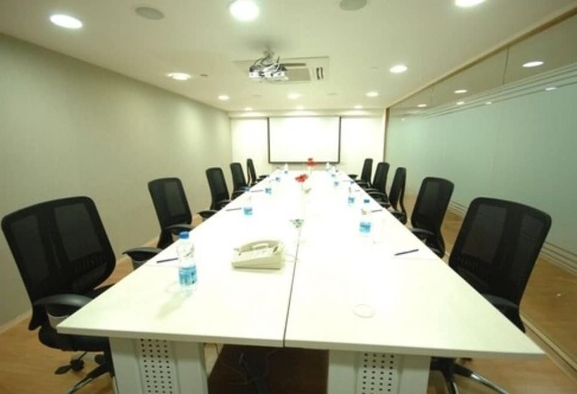 فندق Davanam Sarovar Portico Suites Bengaluru