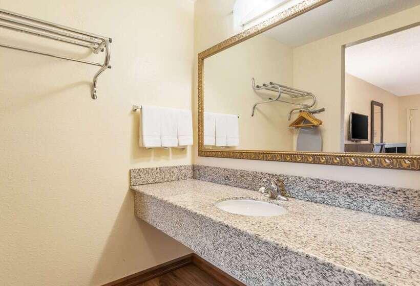 فندق Econo Lodge