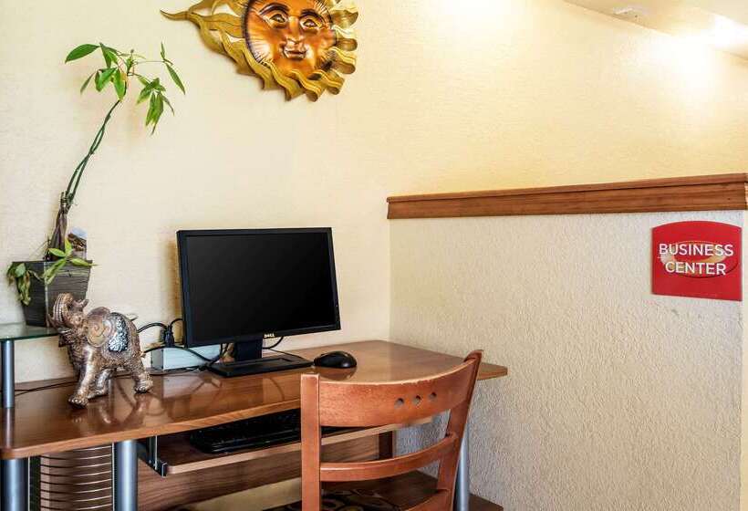 فندق Econo Lodge