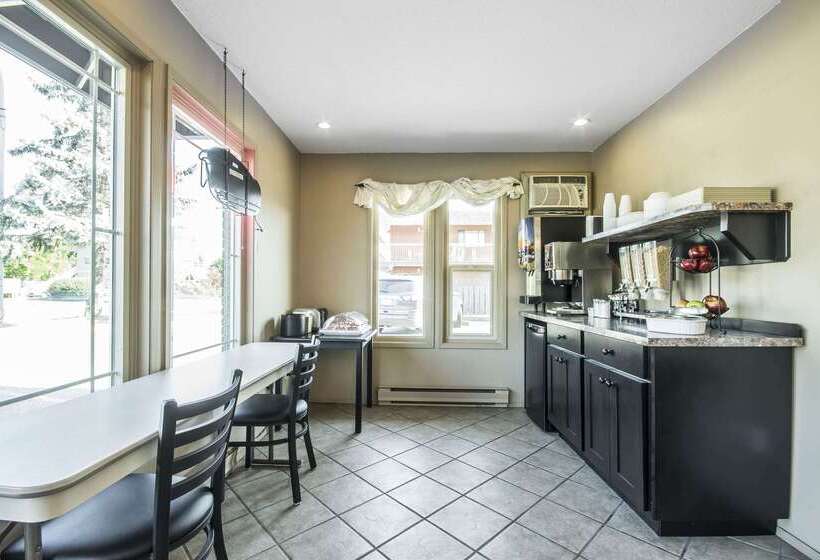 Отель Econo Lodge