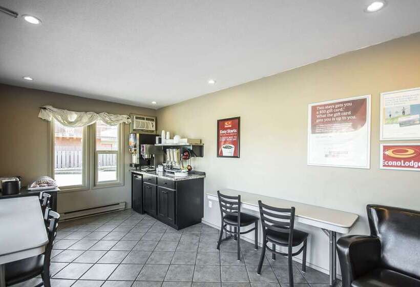 Отель Econo Lodge