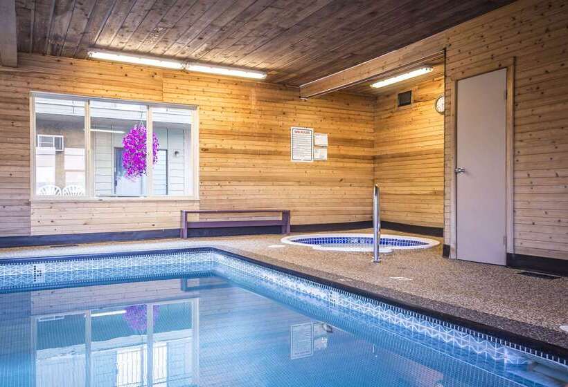 Отель Econo Lodge