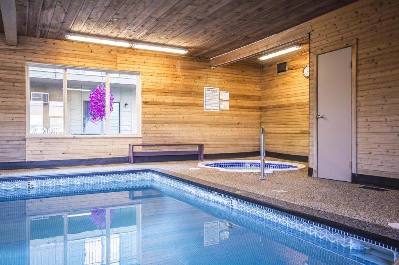 Отель Econo Lodge