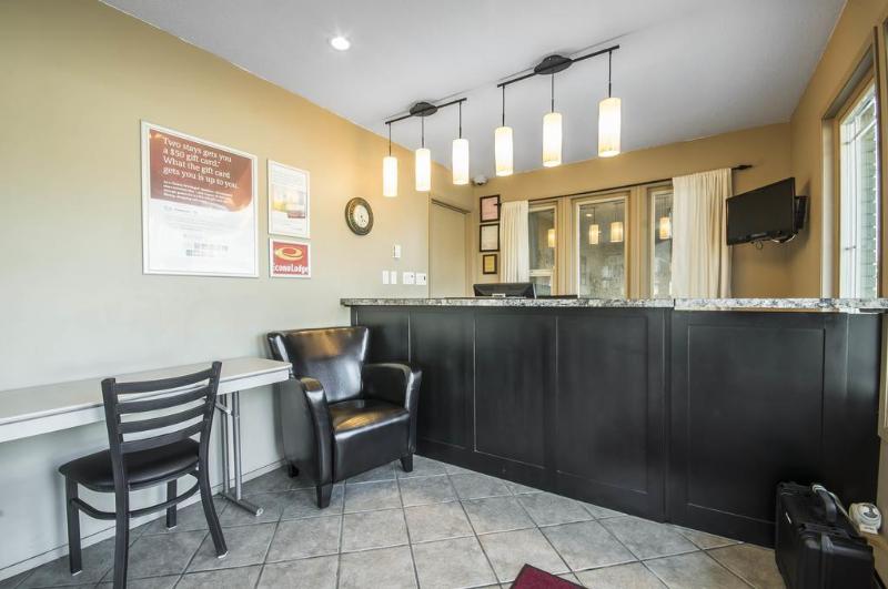 Отель Econo Lodge