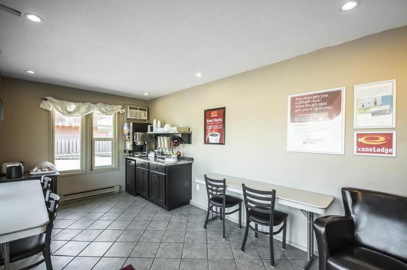 Отель Econo Lodge