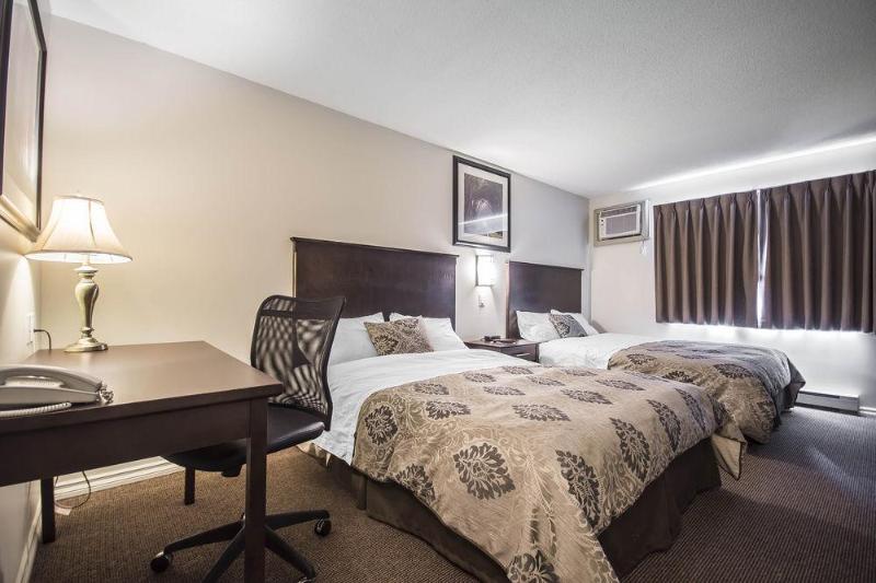 Отель Econo Lodge