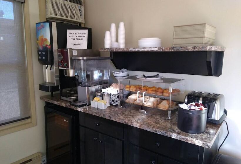 Отель Econo Lodge