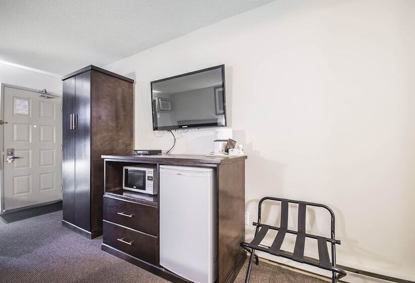 Отель Econo Lodge