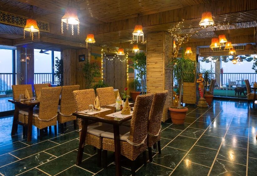 ホテル Ellbee Ganga View