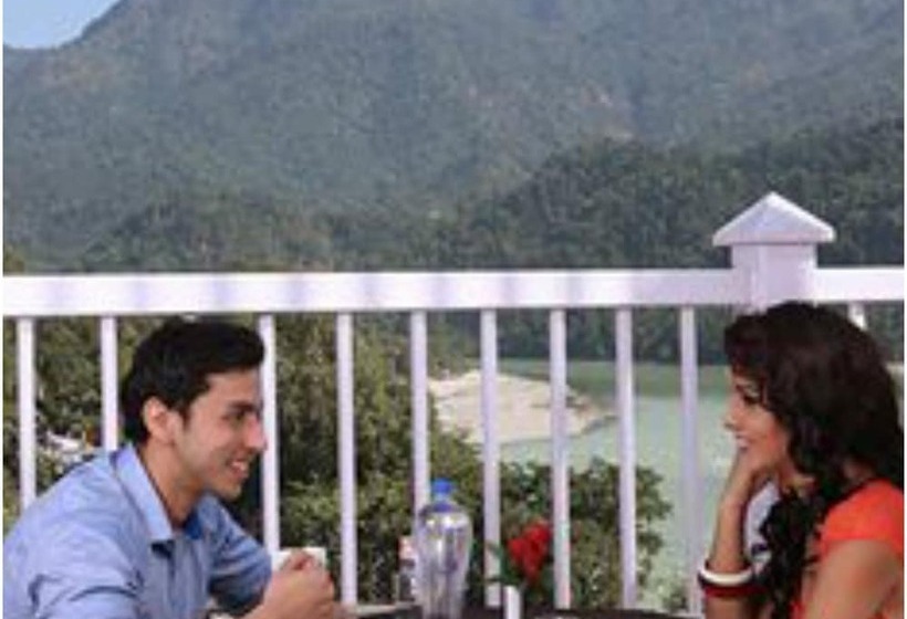 ホテル Ellbee Ganga View