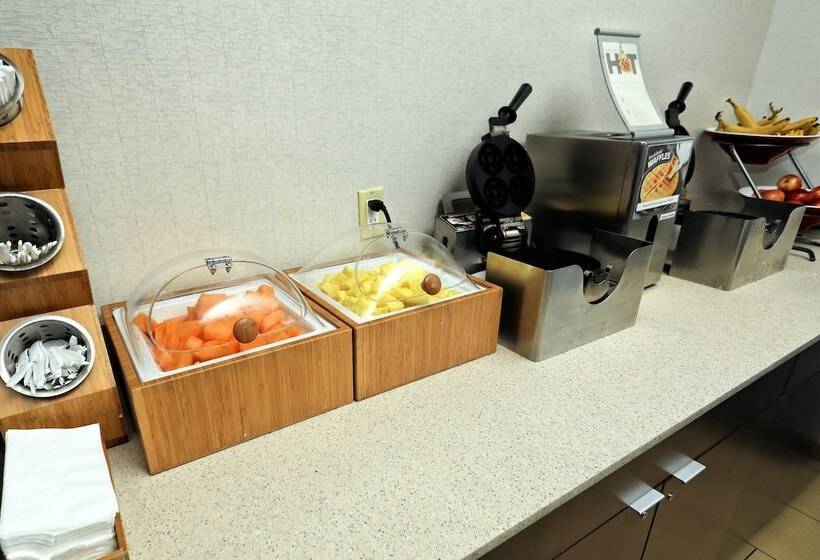 Отель Fairfield Inn & Suites By Marriott Harrisburg West/new Cumberland