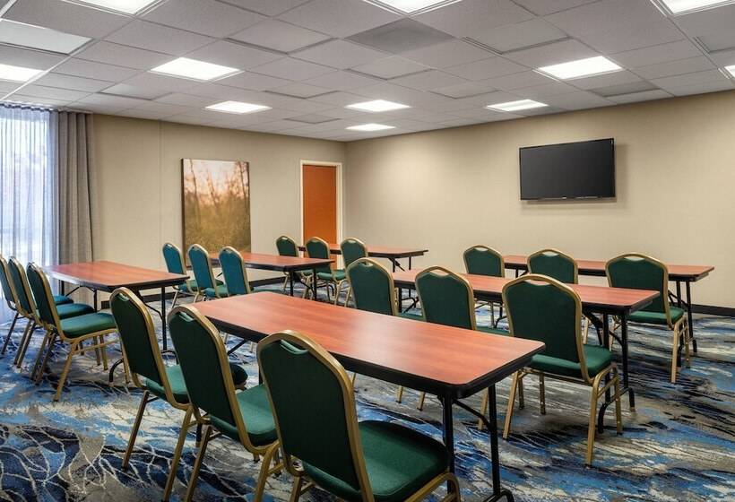 Отель Fairfield Inn & Suites By Marriott Visalia Tulare