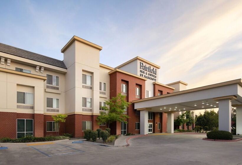 Отель Fairfield Inn & Suites By Marriott Visalia Tulare