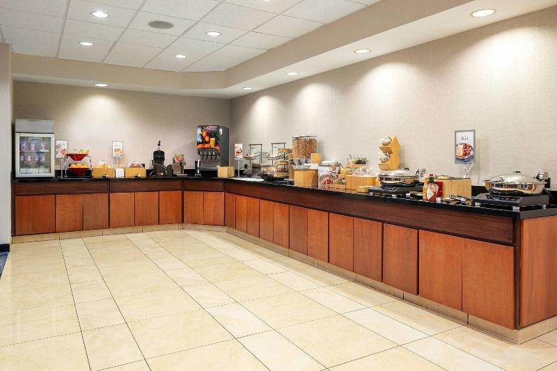 Отель Fairfield Inn & Suites By Marriott Visalia Tulare