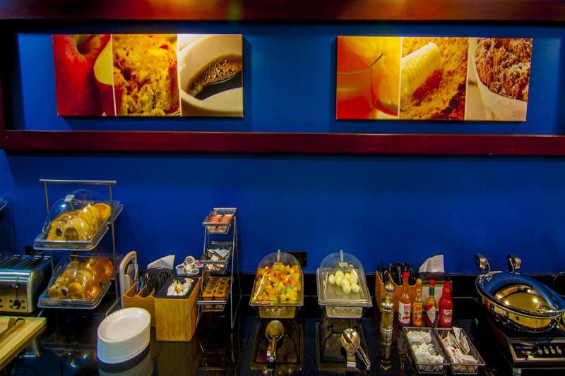 Отель Fairfield Inn & Suites By Marriott Visalia Tulare