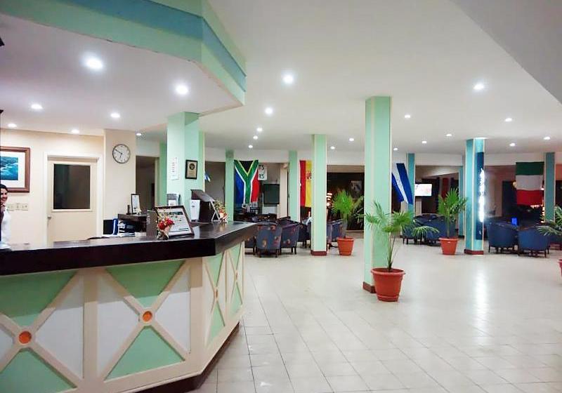 בית מלון כפרי Fantasy Island Dive Resort