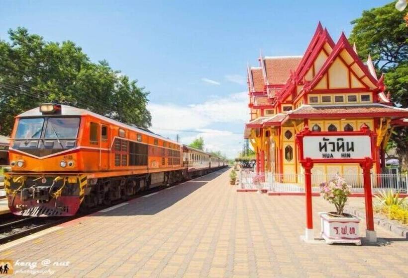 בית מלון כפרי G Hua Hin Resort & Mall