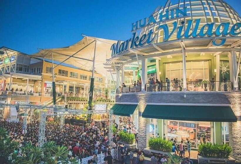 בית מלון כפרי G Hua Hin Resort & Mall