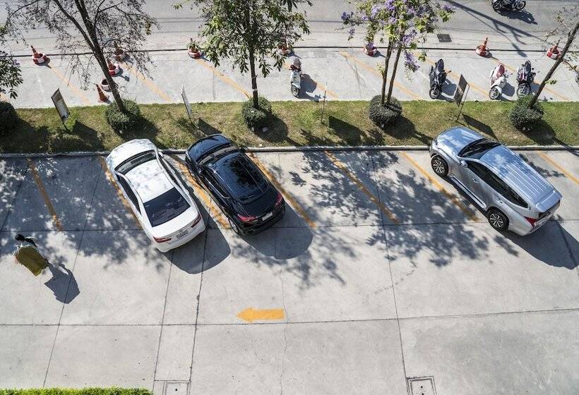 בית מלון כפרי G Hua Hin Resort & Mall