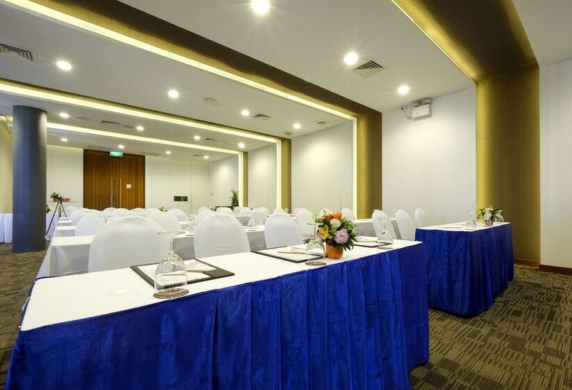 בית מלון כפרי G Hua Hin Resort & Mall