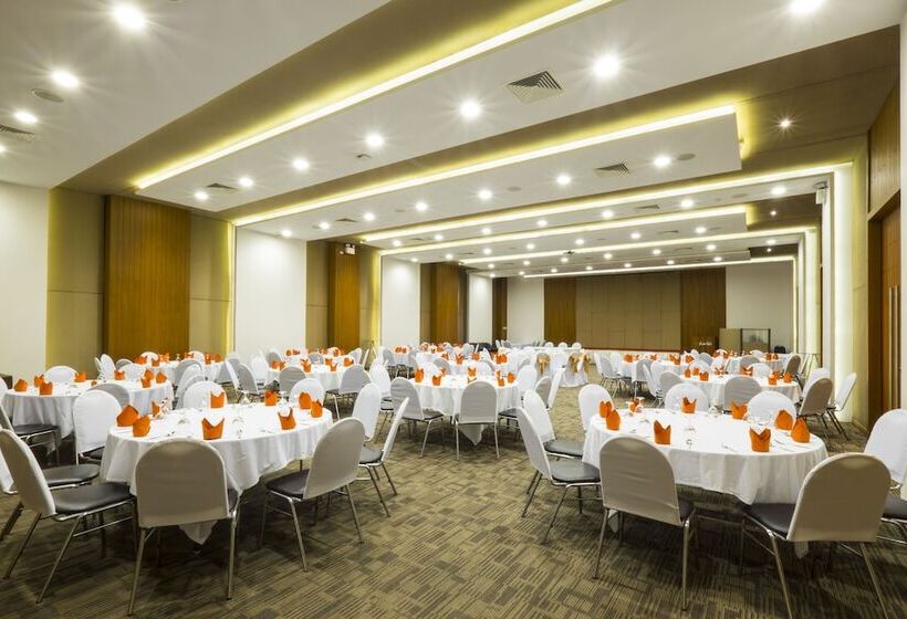 בית מלון כפרי G Hua Hin Resort & Mall