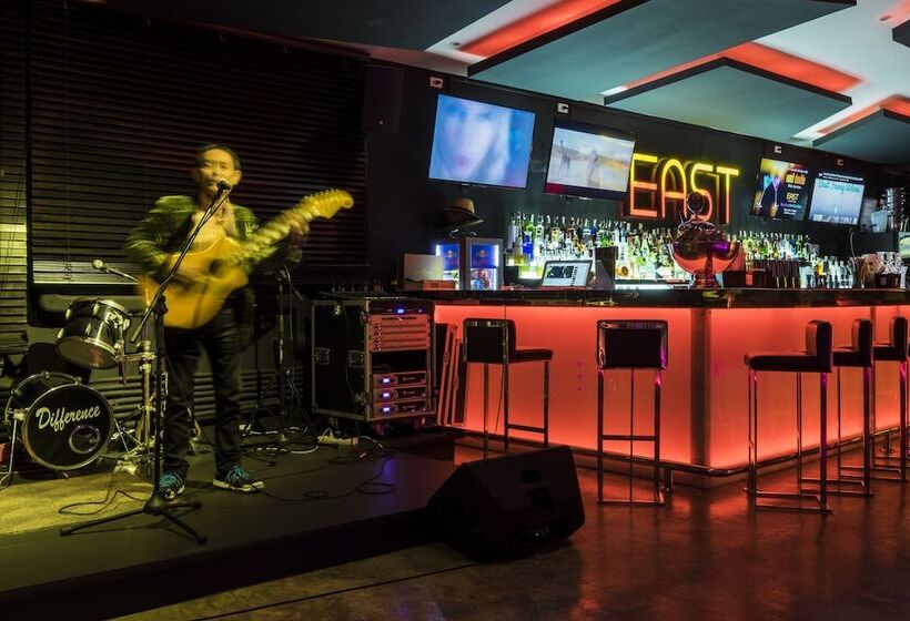 בית מלון כפרי G Hua Hin Resort & Mall