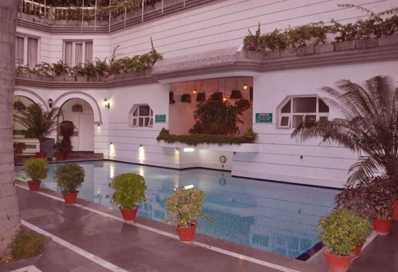 Grand Continental Hotel