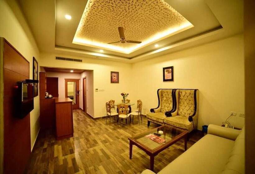 Grand Continental Hotel