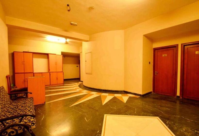 Отель Grand Tower