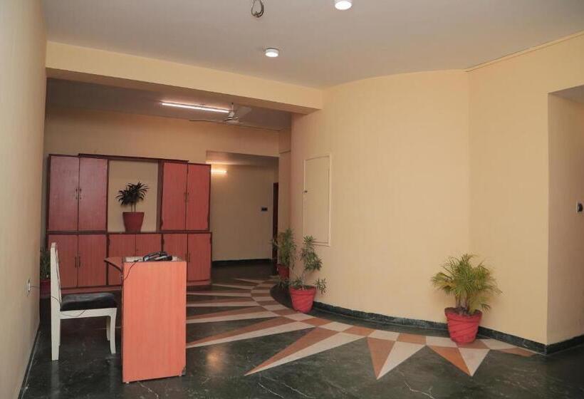 Отель Grand Tower