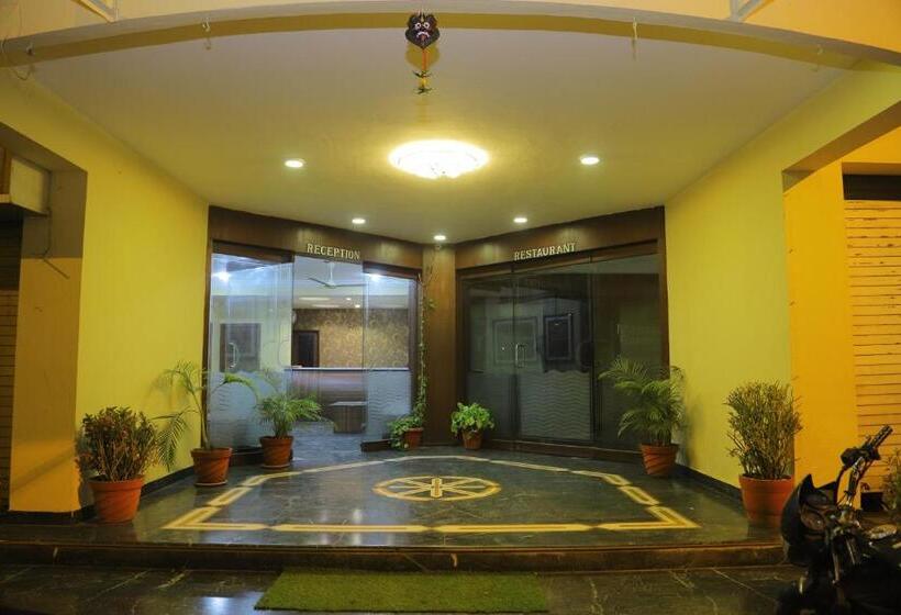 Отель Grand Tower