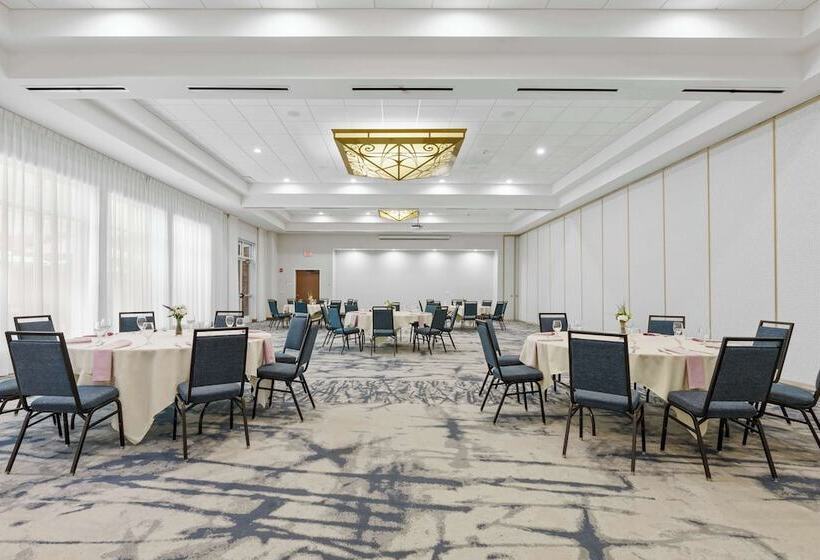 فندق Hilton Garden Inn Auburn