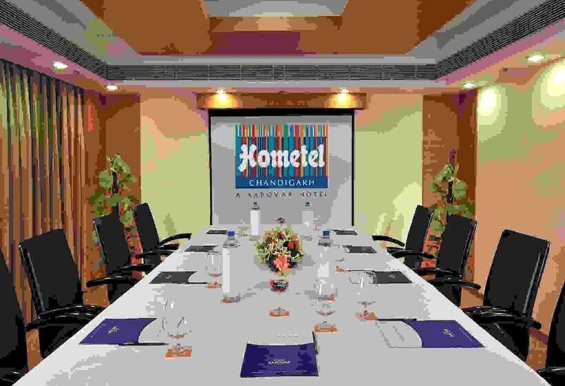 酒店 Hometel Chandigarh
