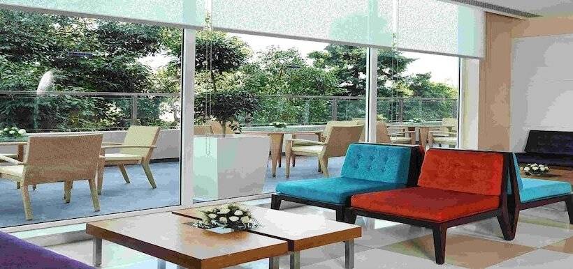 Отель Hometel Chandigarh