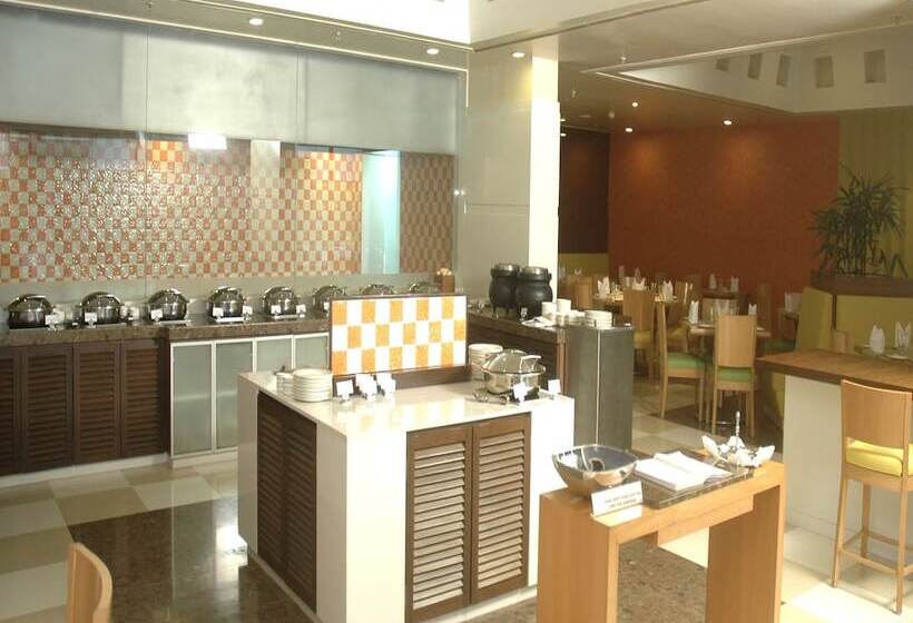 Отель Hometel Chandigarh