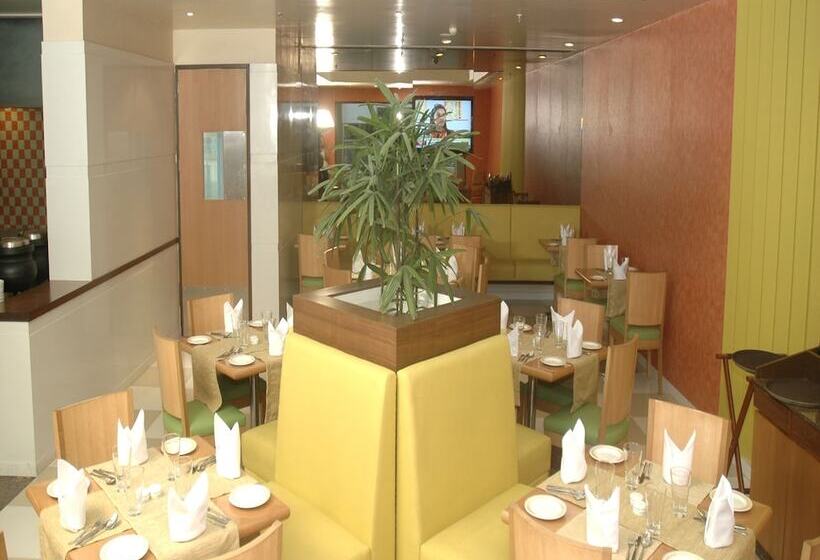 酒店 Hometel Chandigarh