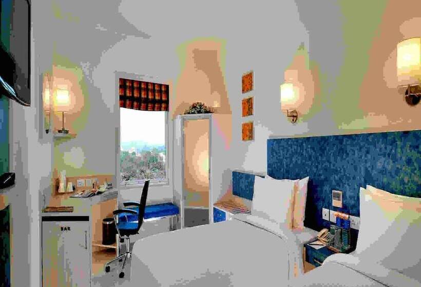 酒店 Hometel Chandigarh