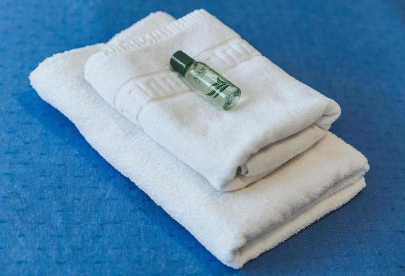 فندق Hostal Casasnovas