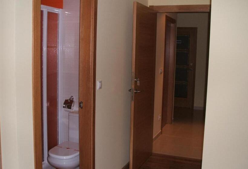 فندق Hostal Casasnovas