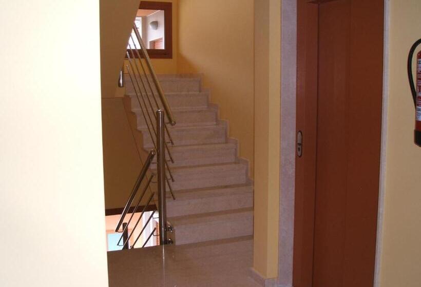 فندق Hostal Casasnovas