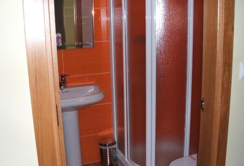 فندق Hostal Casasnovas