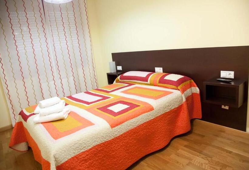 فندق Hostal Casasnovas