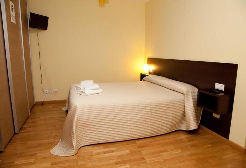 فندق Hostal Casasnovas