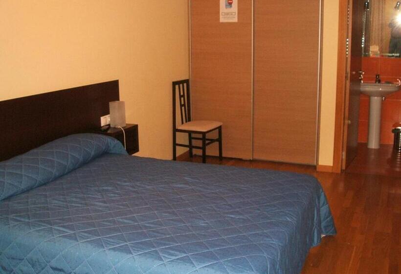 فندق Hostal Casasnovas