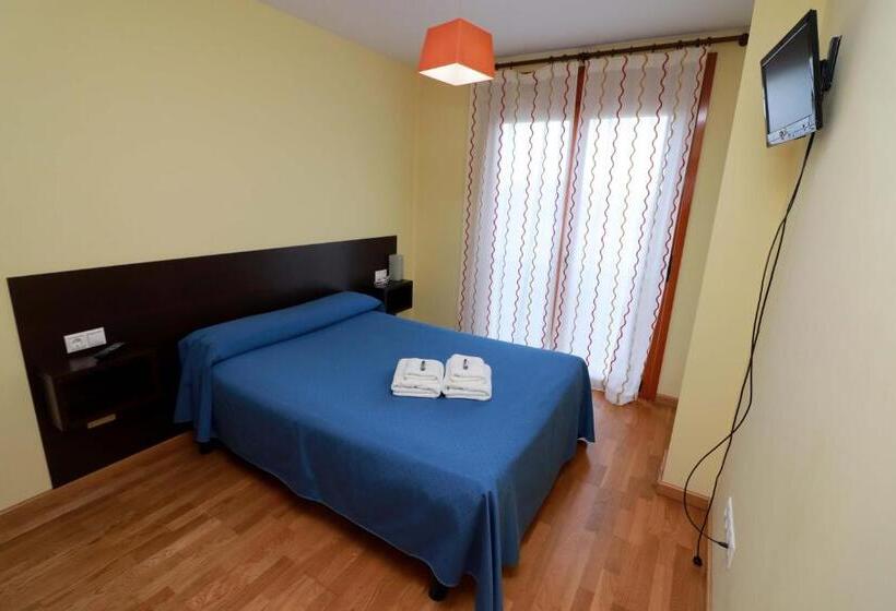 فندق Hostal Casasnovas