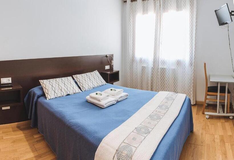 فندق Hostal Casasnovas