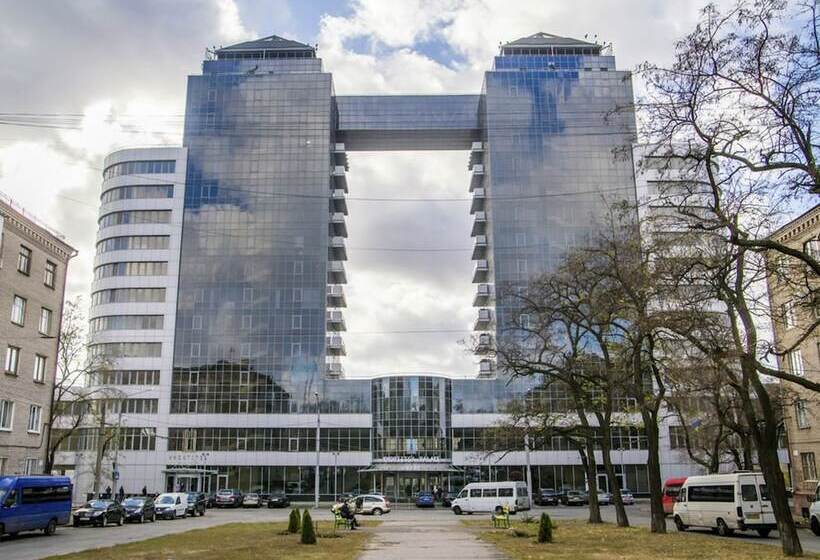 هتل Khortitsa Palace